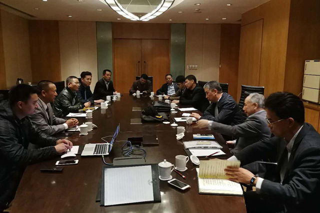 舒兴田院士、徐东华院长一行出席座谈会